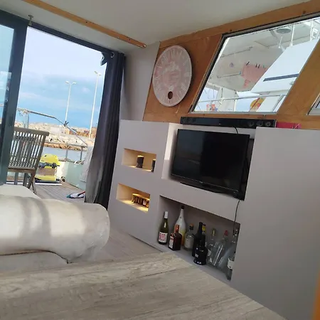 Beau Bateau Spacieux Le Barcarès